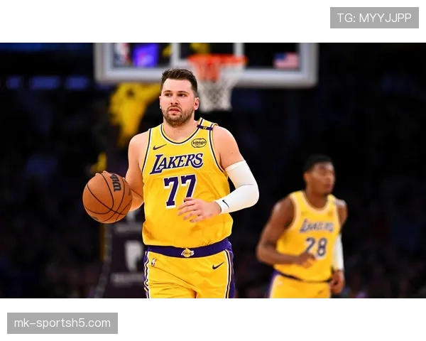 东契奇关键挡拆拉开空间提升球队季后赛得分效率